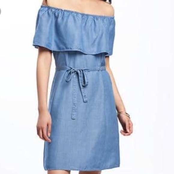 Old Navy Dresses & Skirts - NWT Old Navy Denim Off Shoulder Dress Size-Medium